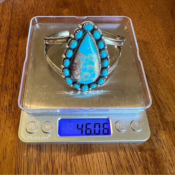 925 Sterling Silver Kingman Turquoise Statement Cuff w/ Butterfly Detail - Picture 14 of 14